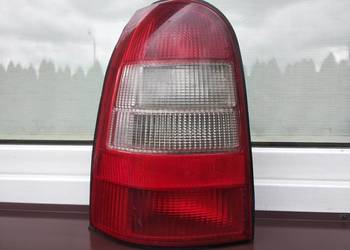 Opel Vectra B Kombi Caravan przedlift lampa tył tylna lewa 90585001