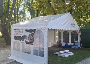 Namioty na przyjęcie w ogrodzie;
