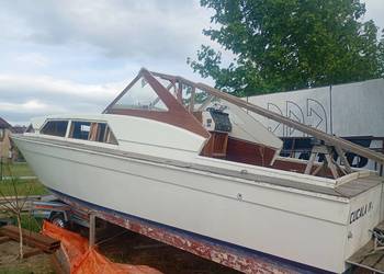 Jacht motorowy Chris Craft 30ft. do remontu 2 x Iveco 6 cyl.Diesel