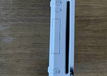 Biała konsola Nintendo Wii model RVL-001