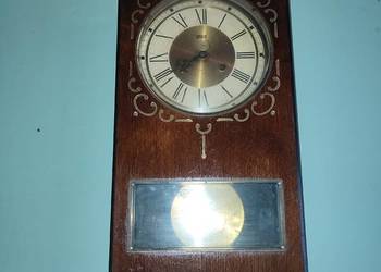 Zegar kominkowy oraz dwa wiszące