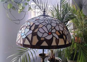Mosiężna lampa witrażowa