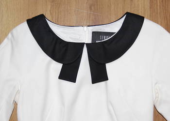 Kożuchowska Sukienka SIMPLE biała czarny kołnierz chrzest xs
