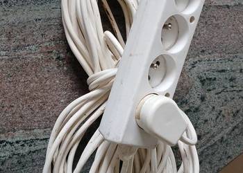 Sprzedam przedłużacz elektryczny .