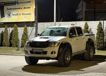 TOYOTA HILUX ARCTIC TRUCK