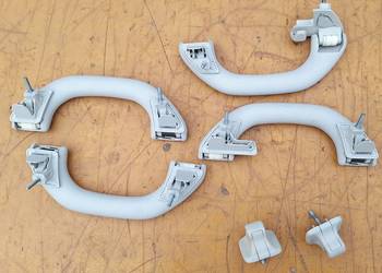 VW GOLF V RĄCZKA UCHWYT PODSUFITKI TYŁ 1K0858685B