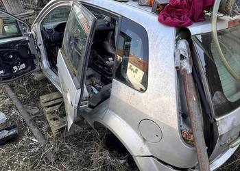 Części Ford fiesta 2002 rok 1.3b