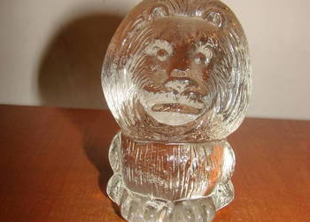 Lew - skandynawski przycisk do papieru