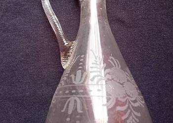 Ręcznie szlifowana karafka z uchwytem, drug połowa XIX w.