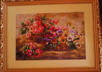 Kosz pelen roz i bratkow