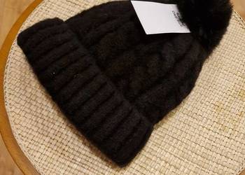 Damska CZAPKA SiNSAY zimowa z pomponem nowa z metką czarna wełna na prezent