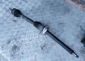 Mercedes-Benz A W169 2012 1498cm3 Przód strona prawa Półoś przednia