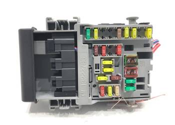 SKRZYNKA BEZPIECZNIKÓW OPEL ASTRA J 13222786 Kombi 10-15 1.7 110KM MOD