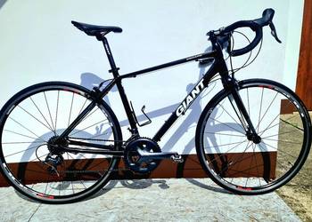 Rower szosowy grawel Giant super stanie po serwisie.
