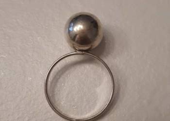 Pierścionek srebrny z kulką