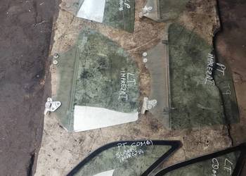 Subaru Impreza I combi szyba boczna