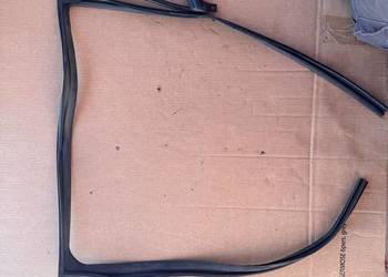 Uszczelka lewych tylnych drzwi Hyundai i10 II 13-20