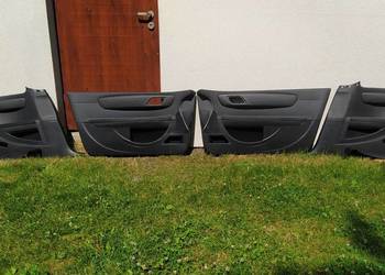 Citroën C4 coupé boczki komplet