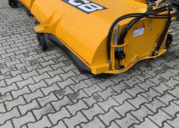 zamiatarka JCb SC240