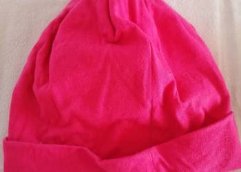 Czapka dziecięca bawełniana kolor malinowy.