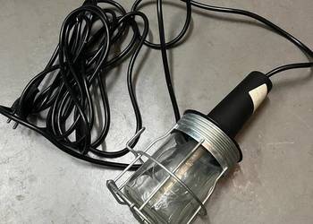 Lampa warsztatowa na kablu w metalowej oprawie