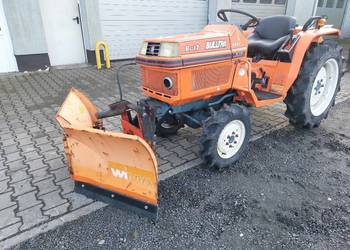 Ciągnik ogrodniczy Kubota Bulltra B1-17 (4x4 Diesel 17KM)+ spychacz śniegu