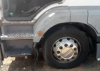 Mercedes Axor Atego Stopień lewy nadkole błotnik