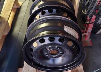 Oryginalne felgi stalowe Audi 6J x 15H2 ET 45 Oryginalne felgi stalowe Audi 6J x 15H2 ET 45