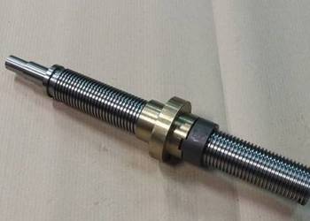 Śruba pionowa do frezarki HECKERT