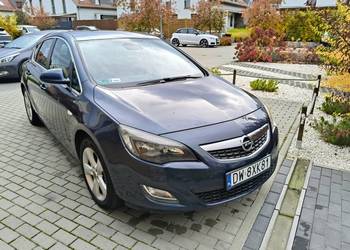 Opel Astra J 1.6 2010 z bagażnikiem FlexFix