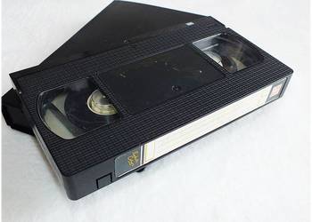 Kaseta VHS 95 minut Film na Video '' Nic Śmiesznego '' z Cezarym Pazurą