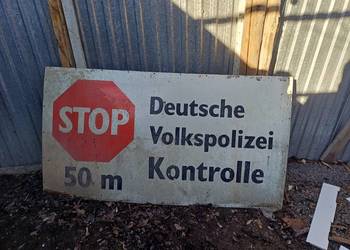 Wielka tablica informacyjna z granicy PRL-DDR