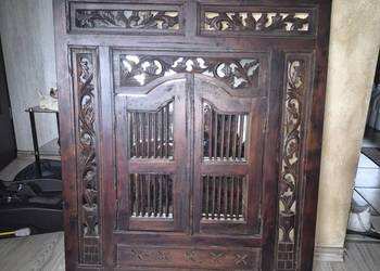 Lustro kolonialne z rzeźbioną ramą