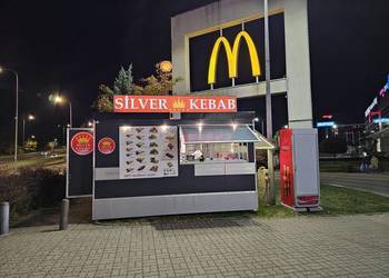 przyczepa z kebabem