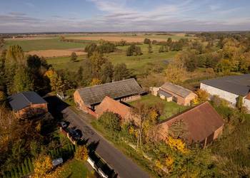 Miejsce z potencjałem – dom, budynki gosp. i łąki w sercu Dolnego Śląska Miejsce z potencjałem – dom, budynki gosp. i łąki w sercu Dolnego Śląska