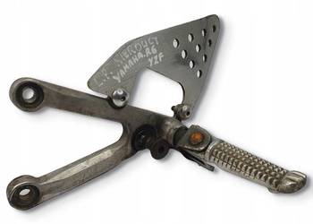 LEWY PODNÓŻEK SET Yamaha YZF-R6 R6 RJ03 99-02 uchwyt