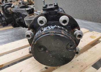 Zwolnica Zwrotnica lewy tył New Holland LM 735 {Carraro}