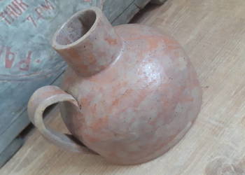 Dzbanek ceramiczny ręcznie wykonany.