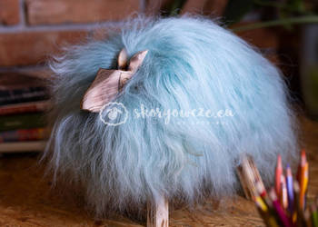 Krzesło, baranek dekoracyjny miętowy