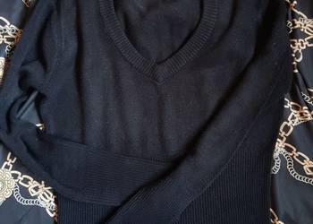 sweter dekolt serek  taliowany kobiecy ciepły must have