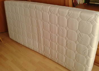 Materac piankowy 90x200 cm