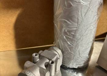 Filtr oleju komplet New Holland TCE CNH Nr:9977503 Filtr oleju komplet New Holland TCE CNH Nr:9977503