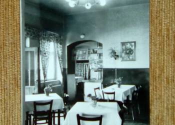 WNĘTRZE HOTELU KOMARI VIZKA W MIEJSCOWOŚCI KRUPKA