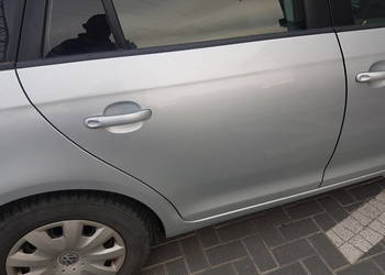 VW GOLF V KOMBI 2008 2009 DRZWI PRAWE TYL SREBRNE LA7W