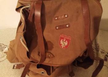 Plecak ze stelażem  z okresu PRL z orzełkiem Warmia Mazury