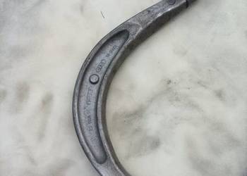 8W0407695B Audi A4 B9 A5 8W Wahacz lewy przód oryginał