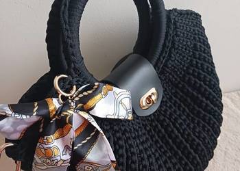 Sprzedam czarny klasyk, torebkę