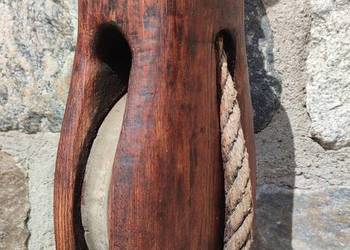 Stary drewniany bloczek z okrętu-żaglowca, marynistyka