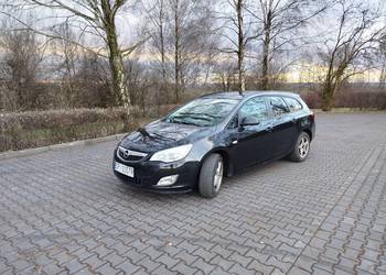 Opel Astra J kombi 2012 r 2.0 CDTI automat