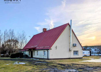 Dom mieszkalny z budynkami gospodarczymi w Glinie